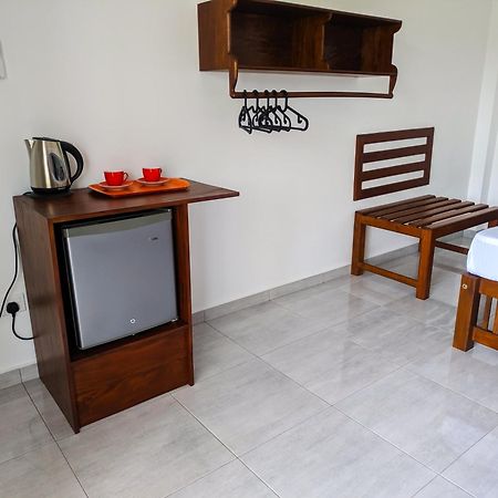 Villa Red Pool Хіккадува Екстер'єр фото