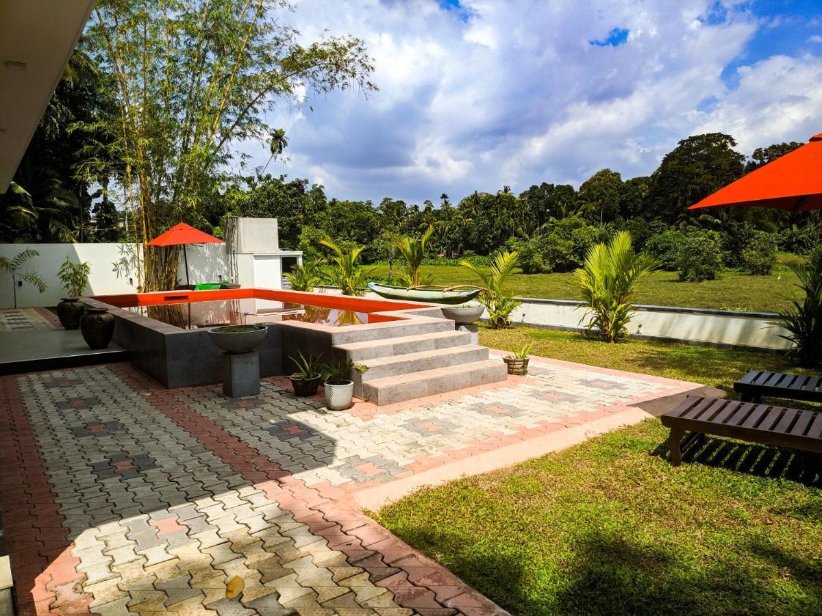 Villa Red Pool Хіккадува Екстер'єр фото