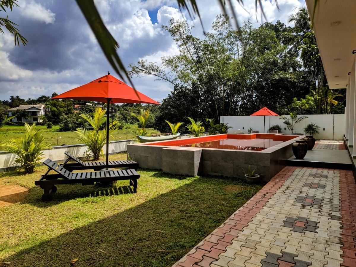 Villa Red Pool Хіккадува Екстер'єр фото